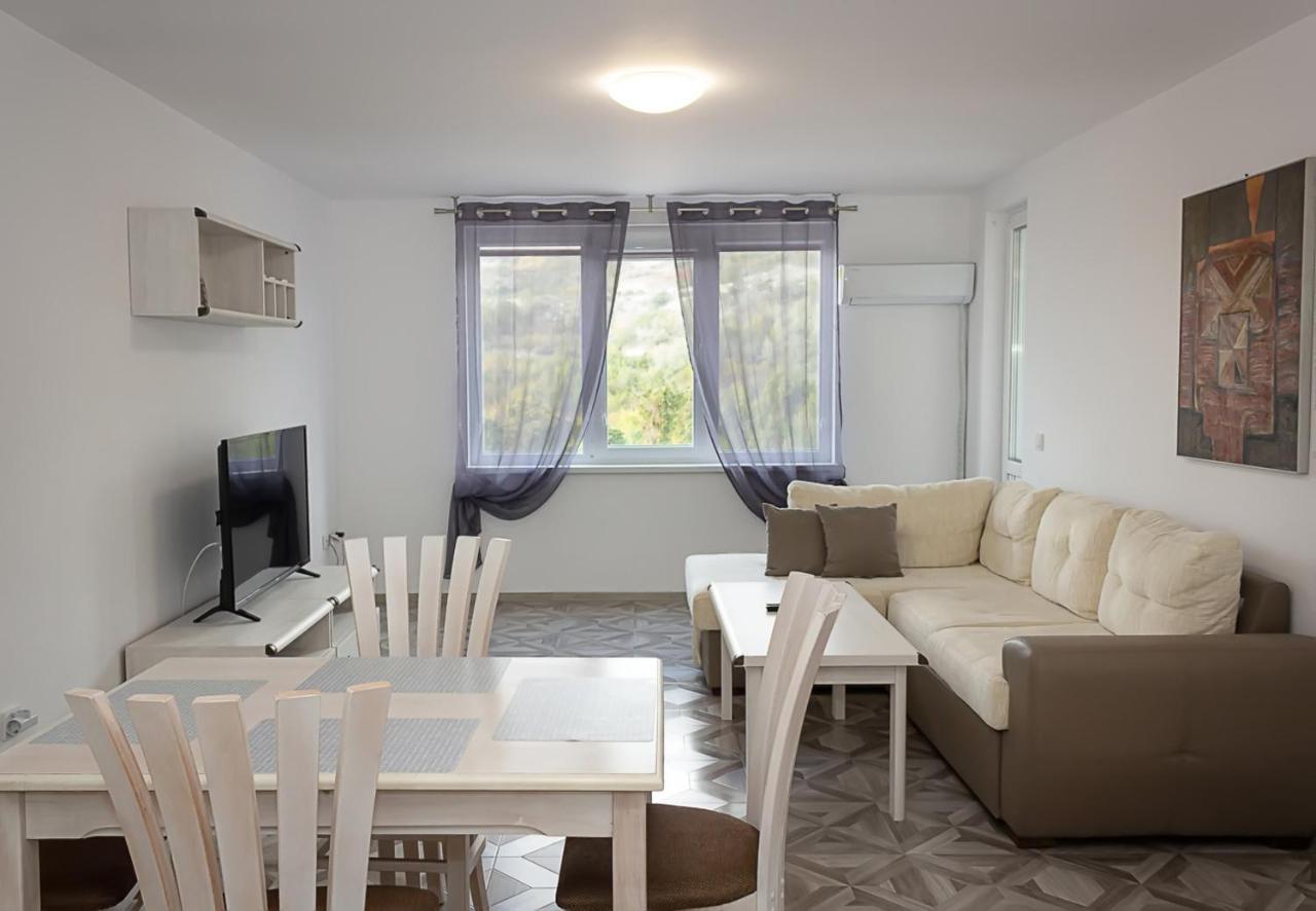 Apartment Lilia Kavarna Buitenkant foto