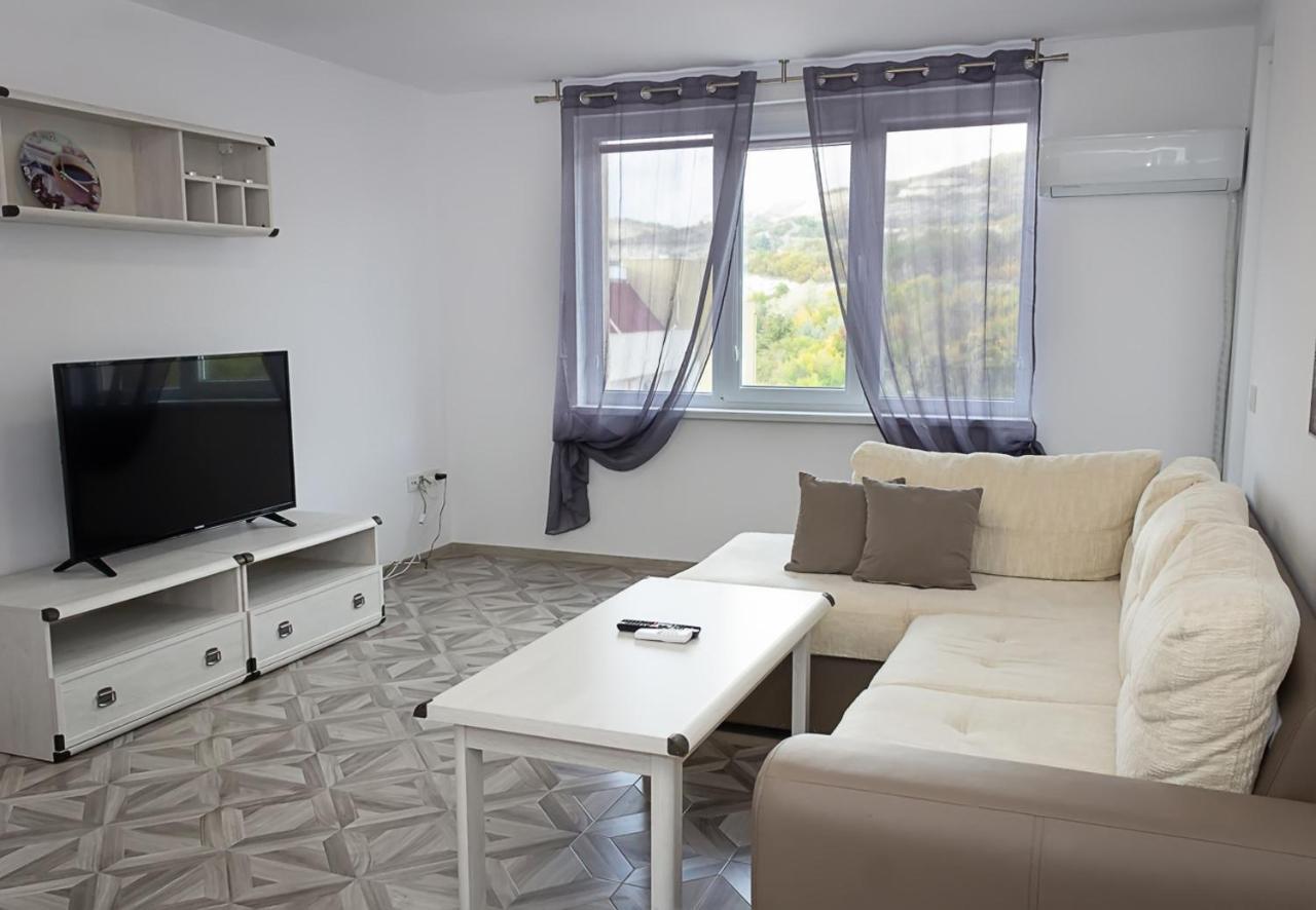 Apartment Lilia Kavarna Buitenkant foto